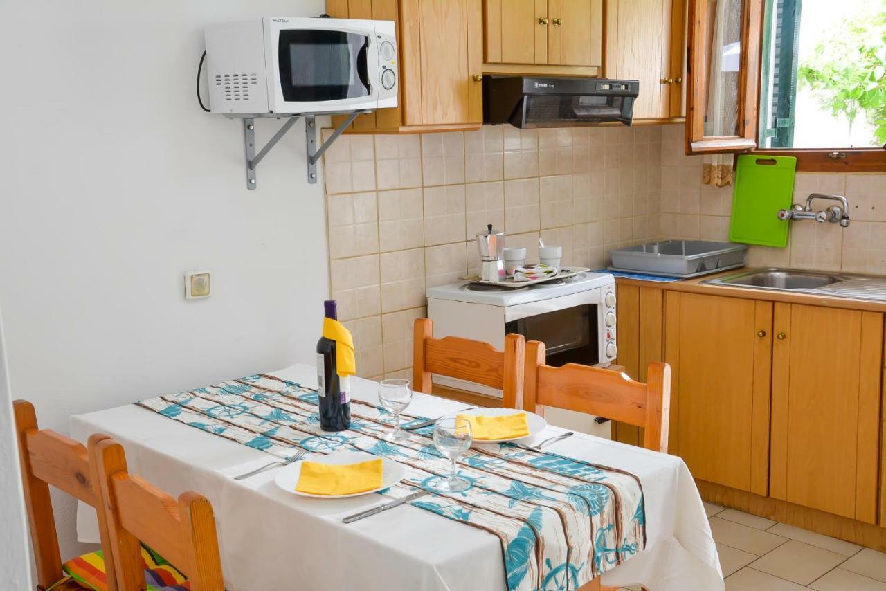 Alex-Giannis Apartments, Mparmpati Eksteriør billede