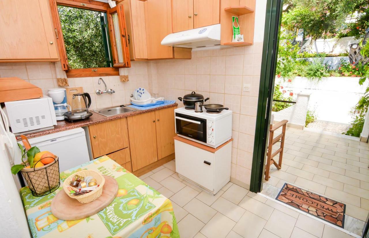 Alex-Giannis Apartments, Mparmpati Eksteriør billede